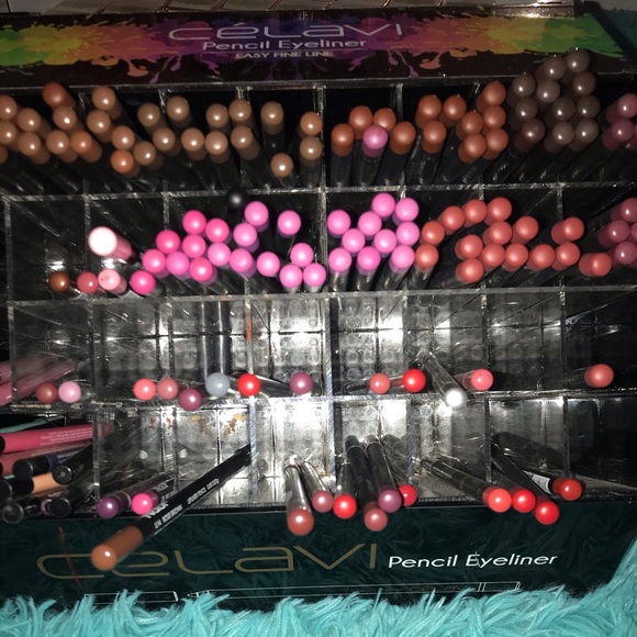 makeup - Picture 2 of 13